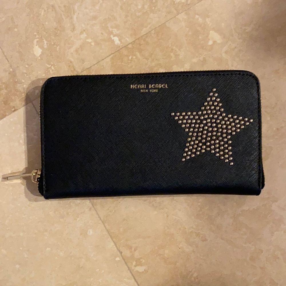 Henri Bendel zip around continental wallet